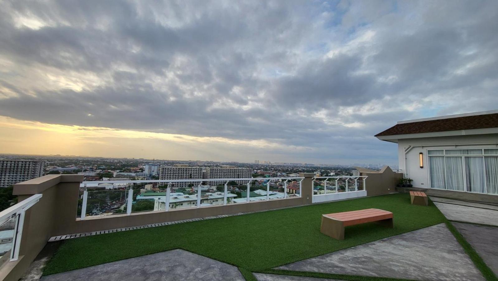 The Atherton- Spacious Modern Condo Unit In Paranaque Near The Airport, Makati, Bgc And Highways Paranaque City Eksteriør billede