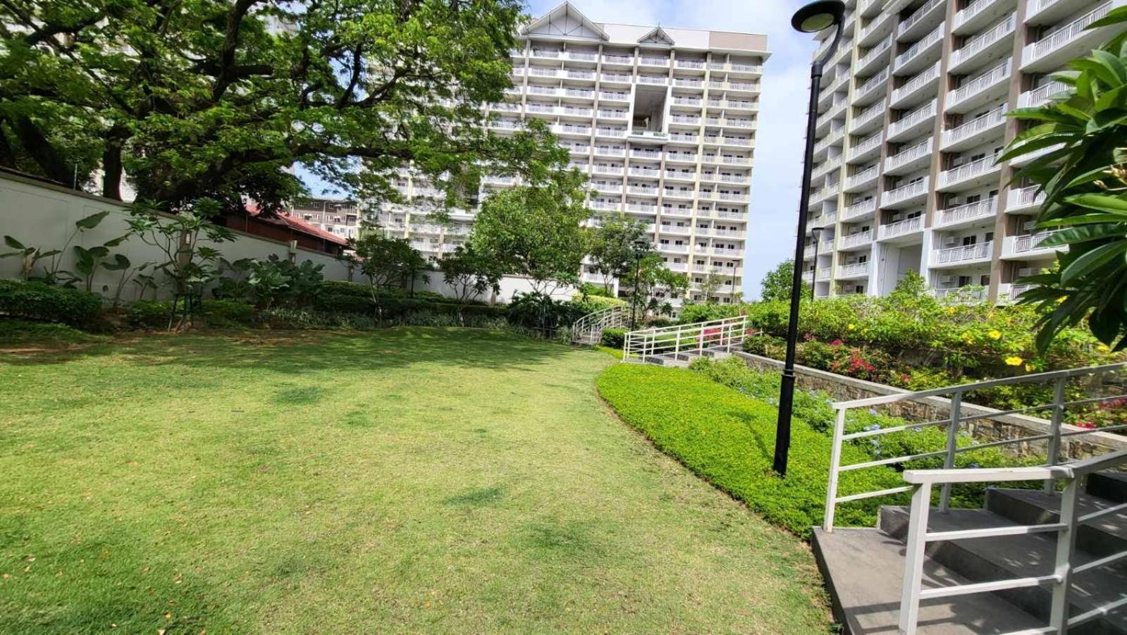The Atherton- Spacious Modern Condo Unit In Paranaque Near The Airport, Makati, Bgc And Highways Paranaque City Eksteriør billede